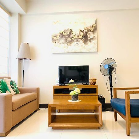 The Mactan Town Hotell Lapu-Lapu City Exteriör bild