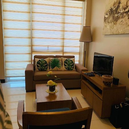 The Mactan Town Hotell Lapu-Lapu City Exteriör bild