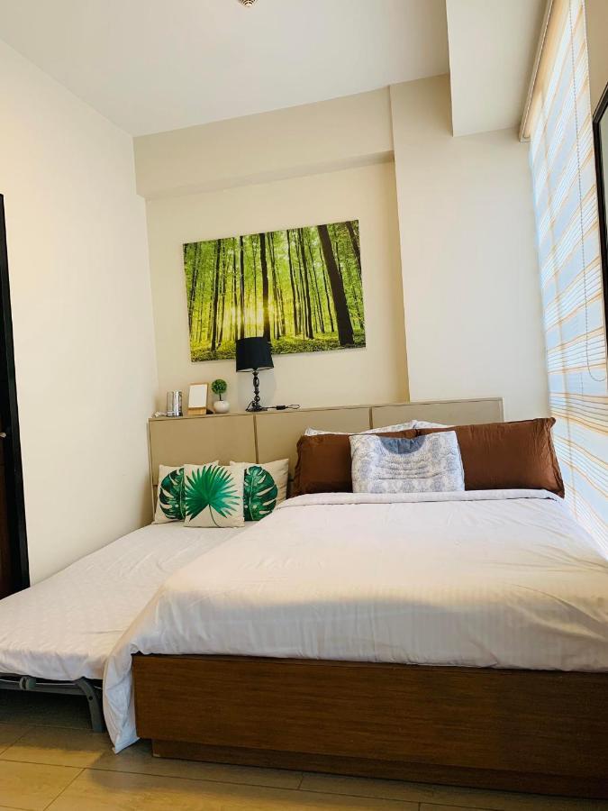 The Mactan Town Hotell Lapu-Lapu City Exteriör bild